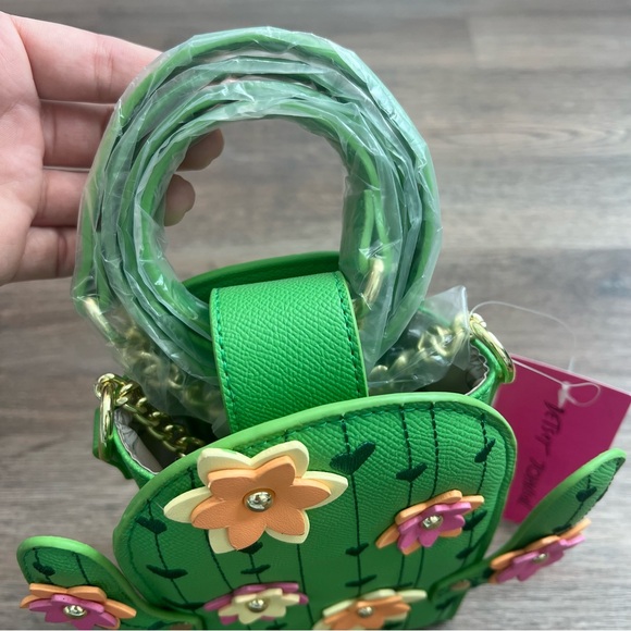 NWT Betsey Johnson Kitsch XO Desert Cactus 3D faux leather crossbody bag - Picture 2 of 14